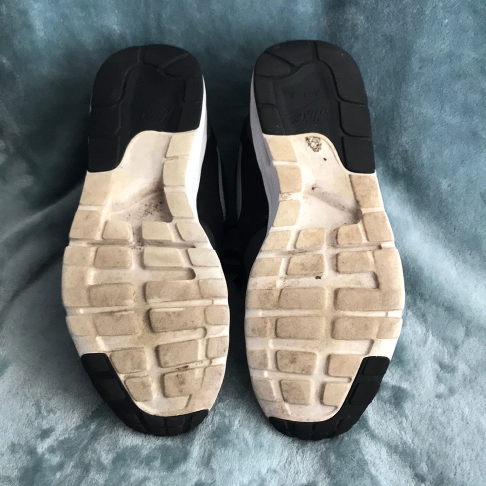 Women’s Nike Air Max - Picture 5 of 7